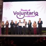 Premian Américo y María de Villarreal a los voluntarios del año
