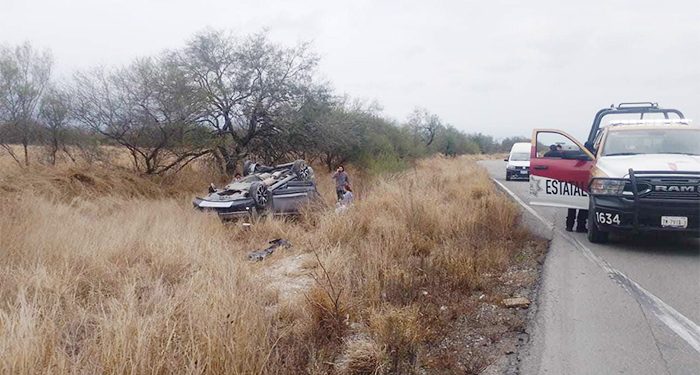Secretario del Trabajo de Tamaulipas sufrió volcadura en carretera