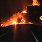 Se incendia pipa en la carretera Federal 81 en Llera