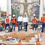 Entrega rector equipo para el mantenimiento de los campus de la UAT