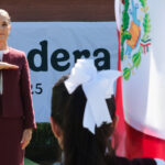Con la Transformación a México se le respeta, no somos colonia de ningún país: Presidenta en conmemoración del Día de la Bandera