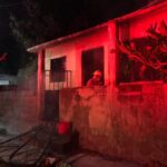 Ex novia incendia vivienda y huye del lugar