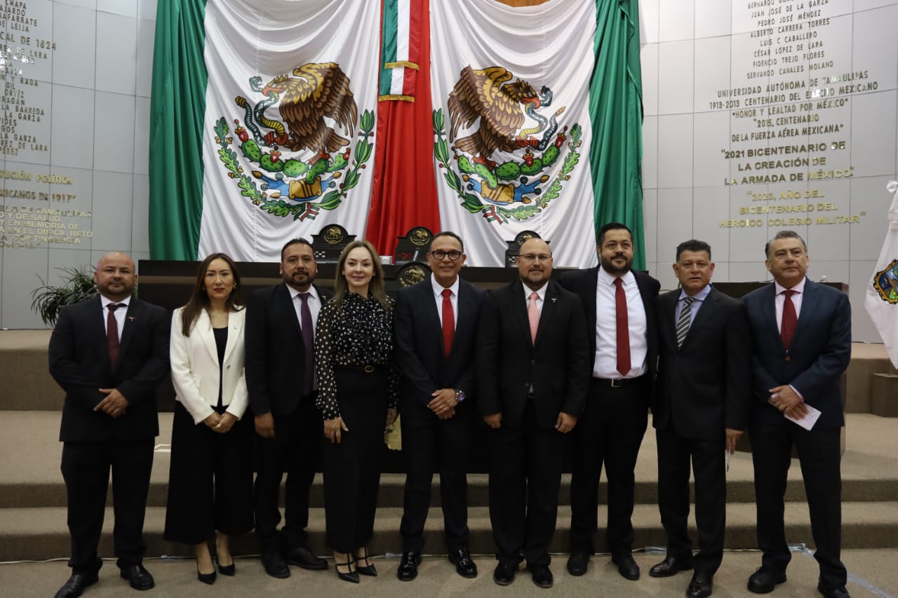 Este gobierno respeta, no dicta línea, no impone, no amenaza, no corrompe: Héctor Villegas