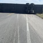 Se voltea Tráiler en la Monterrey-Nuevo Laredo, al evitar encontronazo con otra pesada unidad