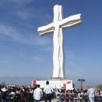 Entrega el gobernador a Tula la cruz más grande de México