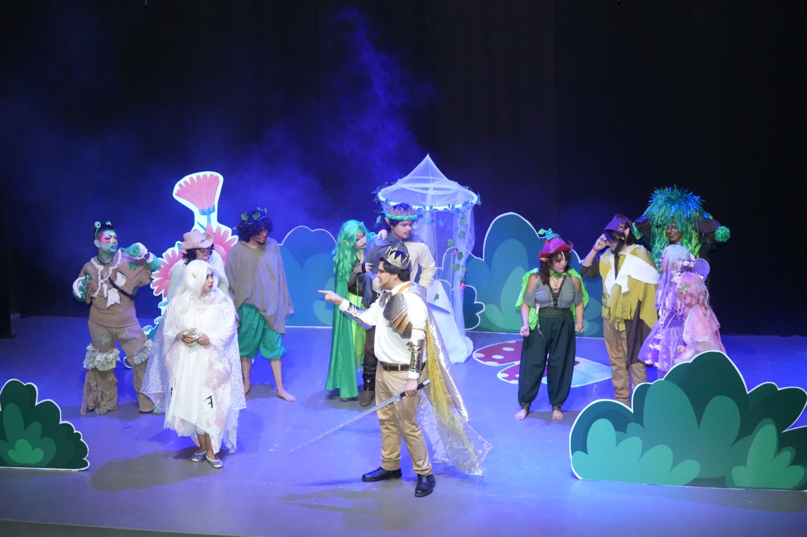 Despliegan estudiantes de la UAT su talento en obra teatral