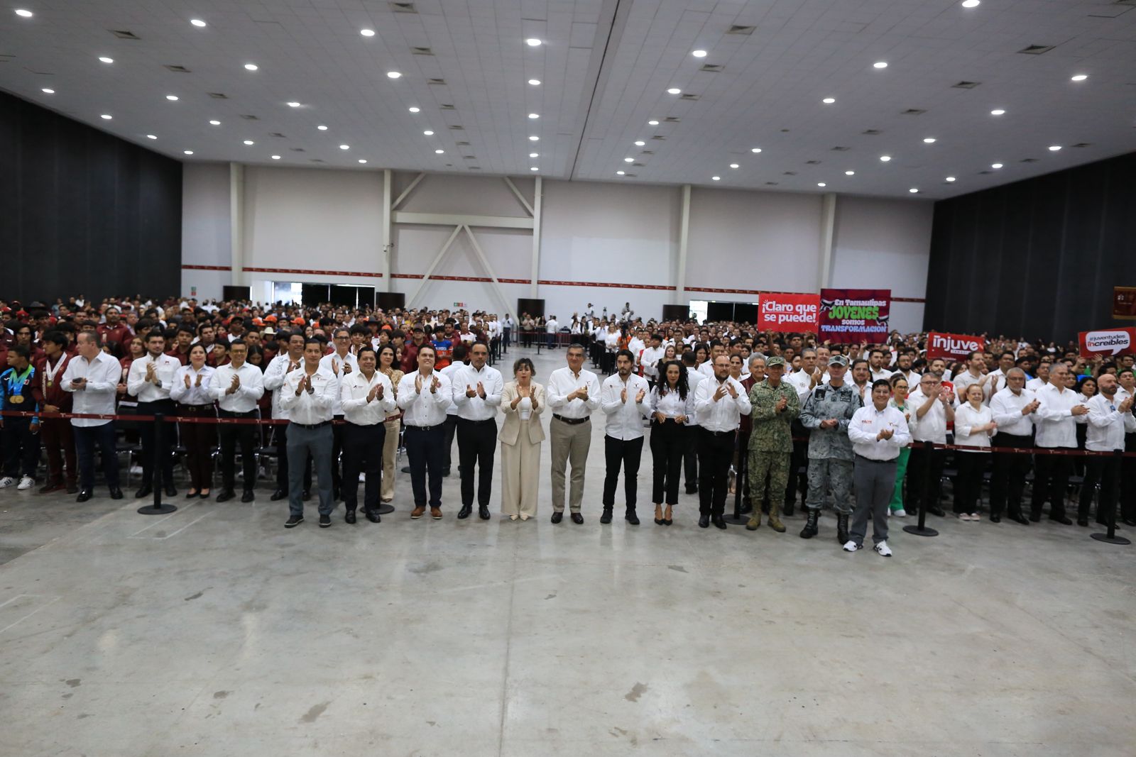 Américo reconoce a deportistas y jóvenes tamaulipecos