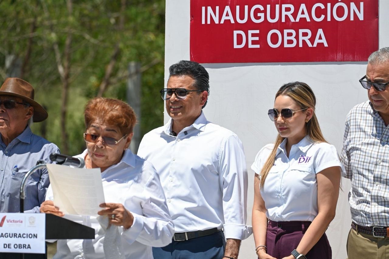 Entrega Municipio nueva calle para beneficiar a vecinos de colonias Norberto Treviño y Viviendas Populares.
