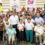 Dunia y Erasmo apoyan con aparatos a personas con discapacidad auditiva
