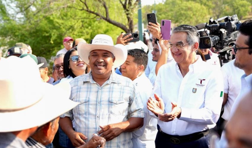 Reconocen ejidatarios de Llera respaldo de Américo ante problemática con empresa eólica