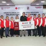 Erasmo y Dunia se suma con donativo a labor humanista de Cruz Roja