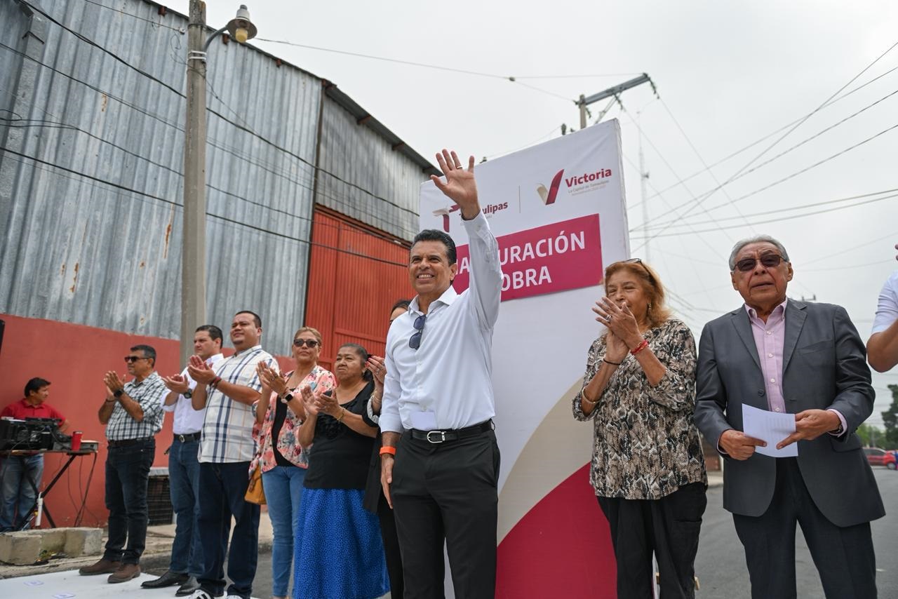 Entrega alcalde obra de beneficio colectivo en la Magisterial