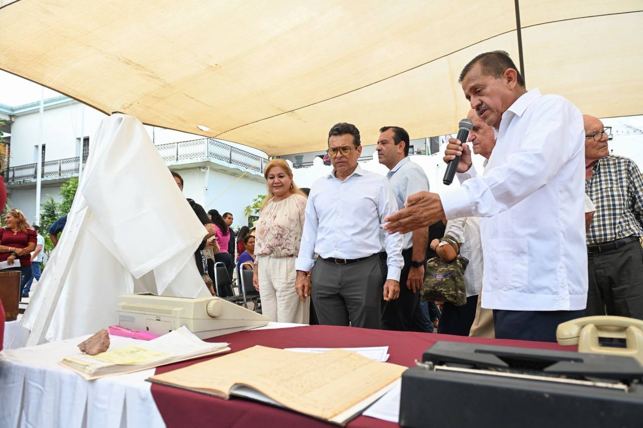 Celebra Victoria Día Internacional de los Archivos