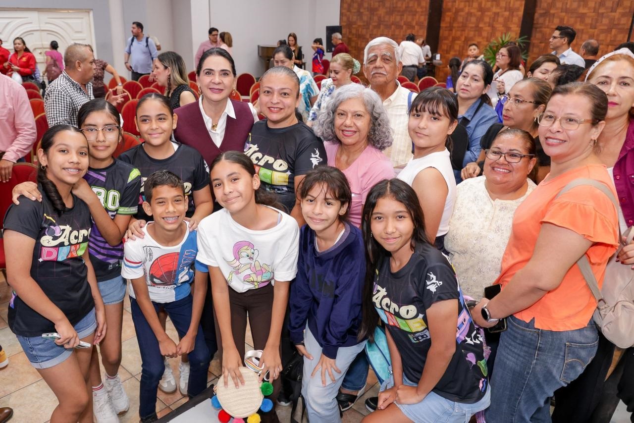 Presenta Mónica Villarreal balance de gobierno al sector artístico y cultural de Tampico