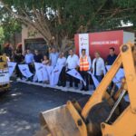 Dan banderazo a pavimentación de calle del Fracc. Las Misiones.
