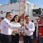 Entrega gobernador Américo nuevo camión recolector a alcalde Lalo Gattás