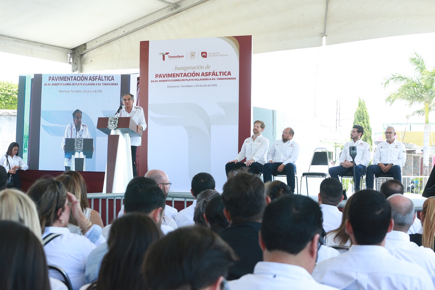 Inaugura Américo obra vial y entrega escrituras a familias matamorenses
