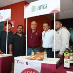 Gobierno de Victoria hace equipo con Estado para apoyar a emprendedores locales.